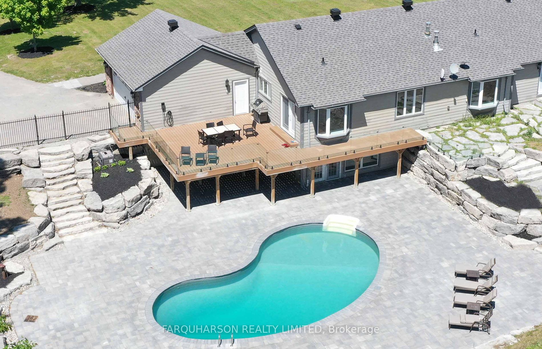 23 Silver Spring Cres