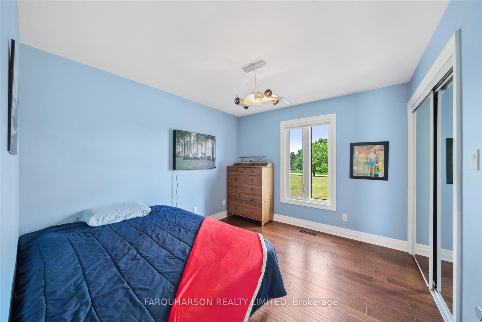 23 Silver Spring Cres
