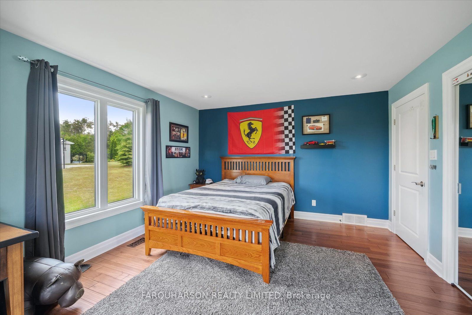 23 Silver Spring Cres
