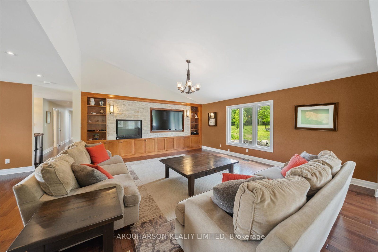 23 Silver Spring Cres