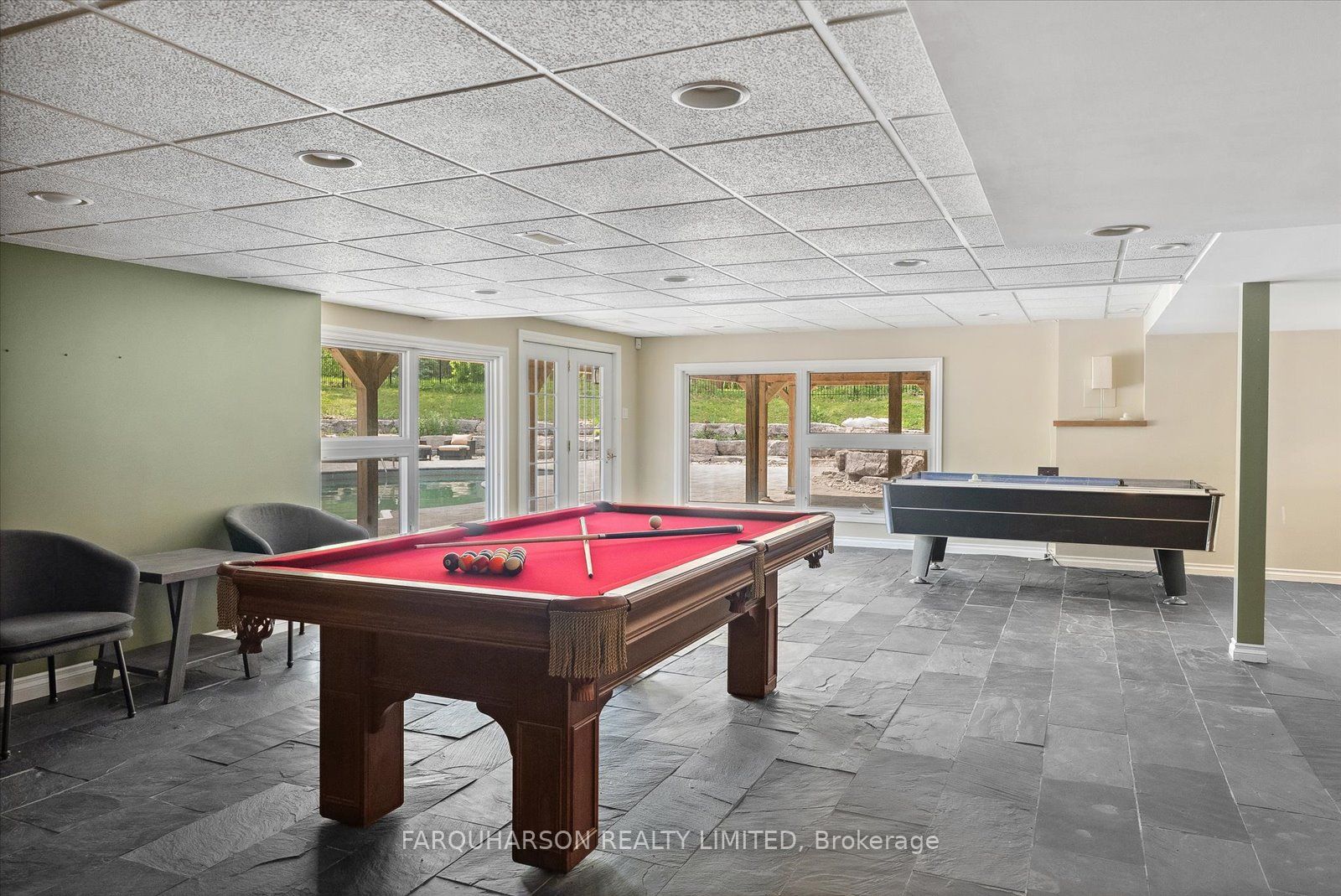 23 Silver Spring Cres