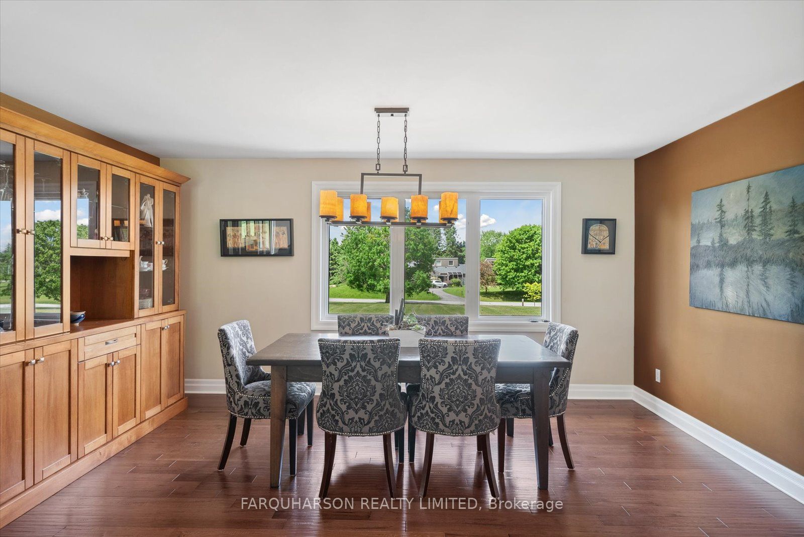 23 Silver Spring Cres