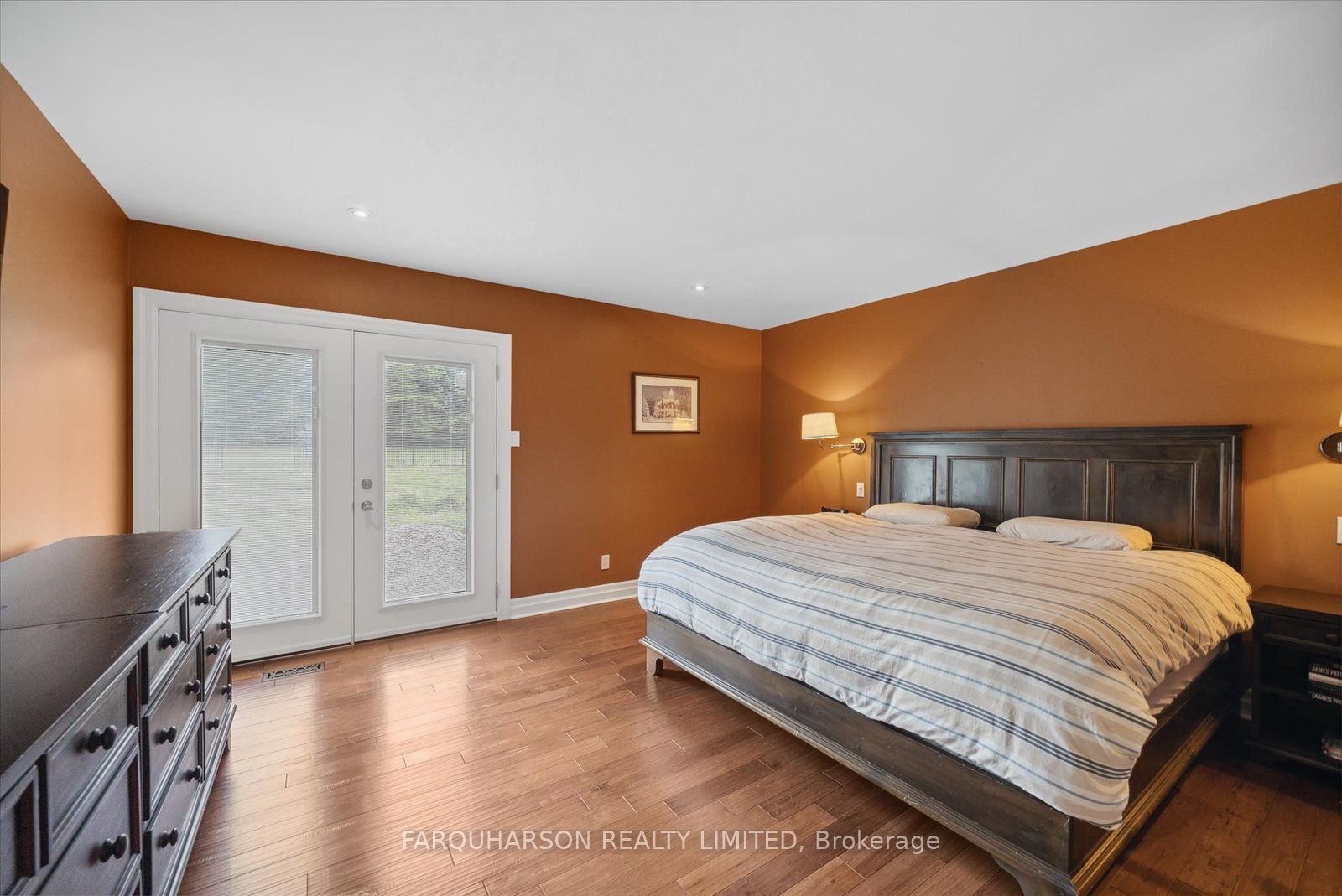 23 Silver Spring Cres