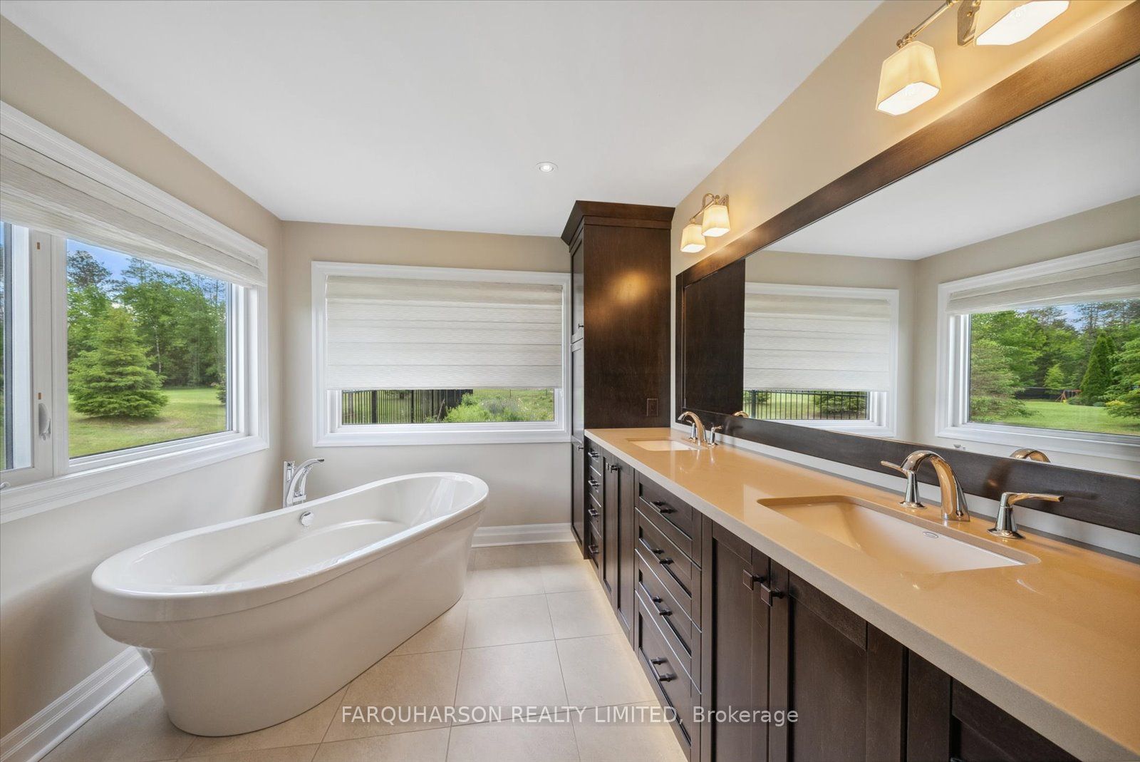 23 Silver Spring Cres