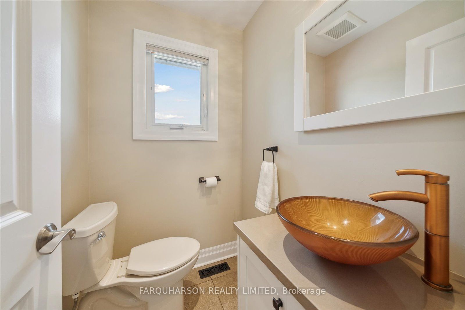23 Silver Spring Cres