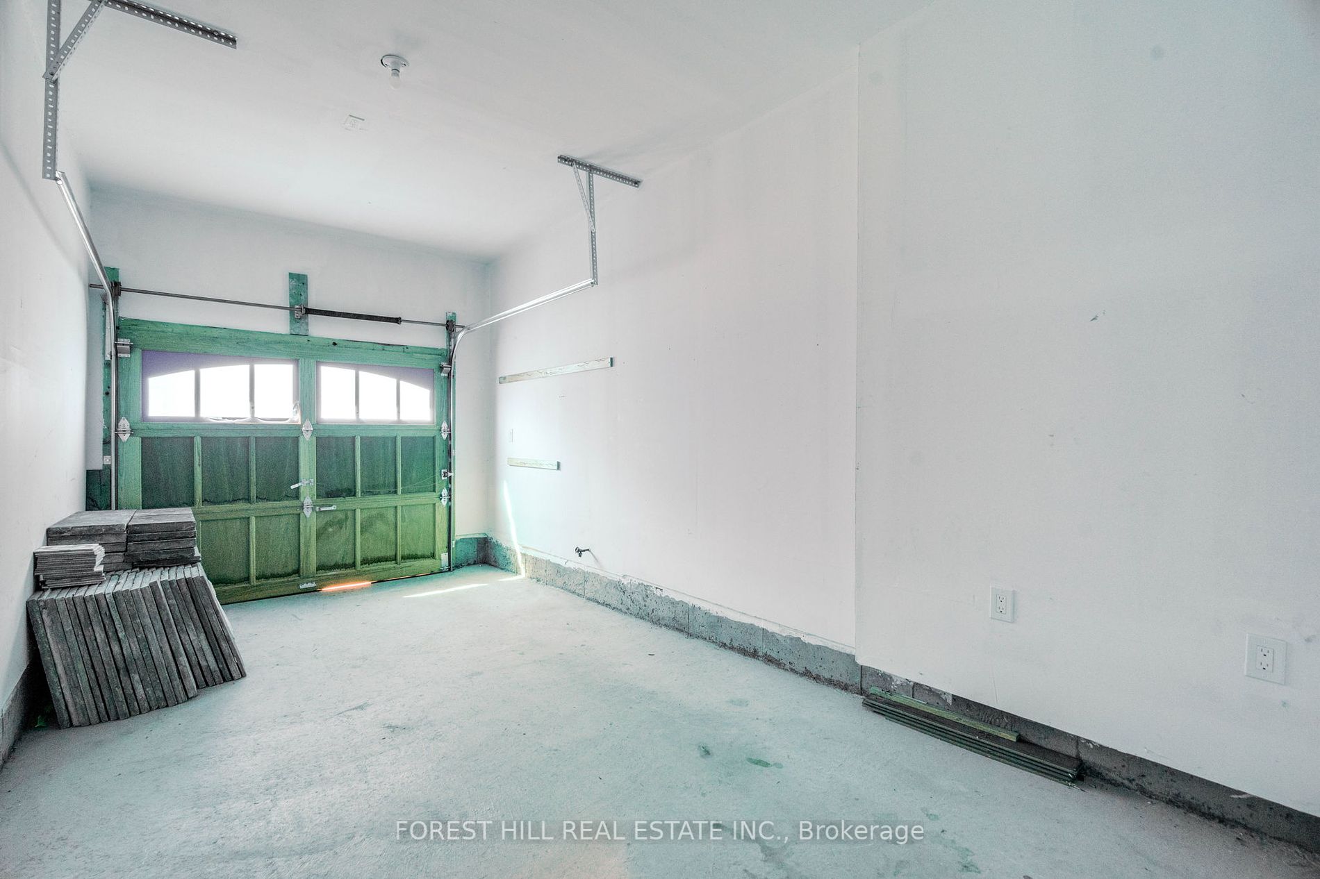 50 Clifford Cres