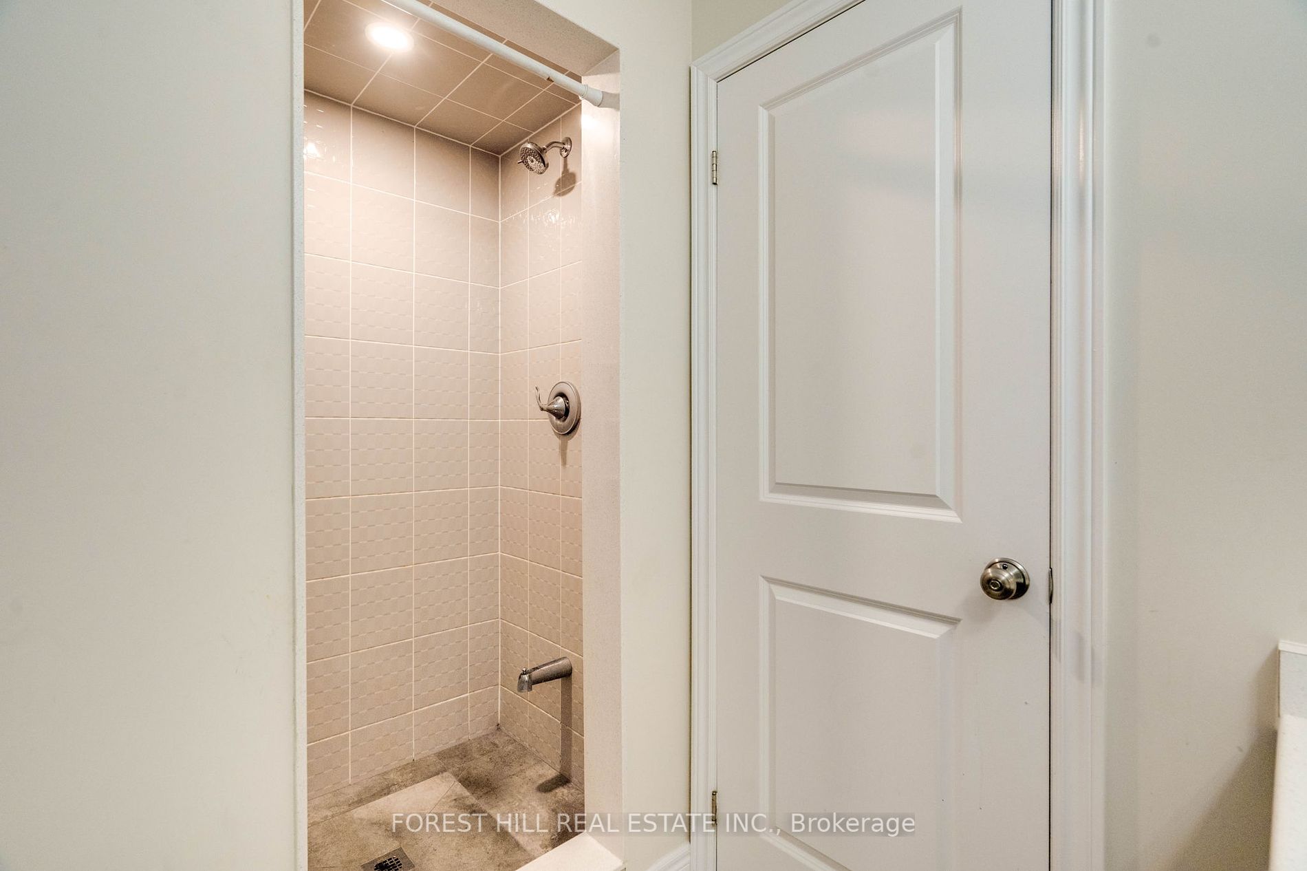 50 Clifford Cres