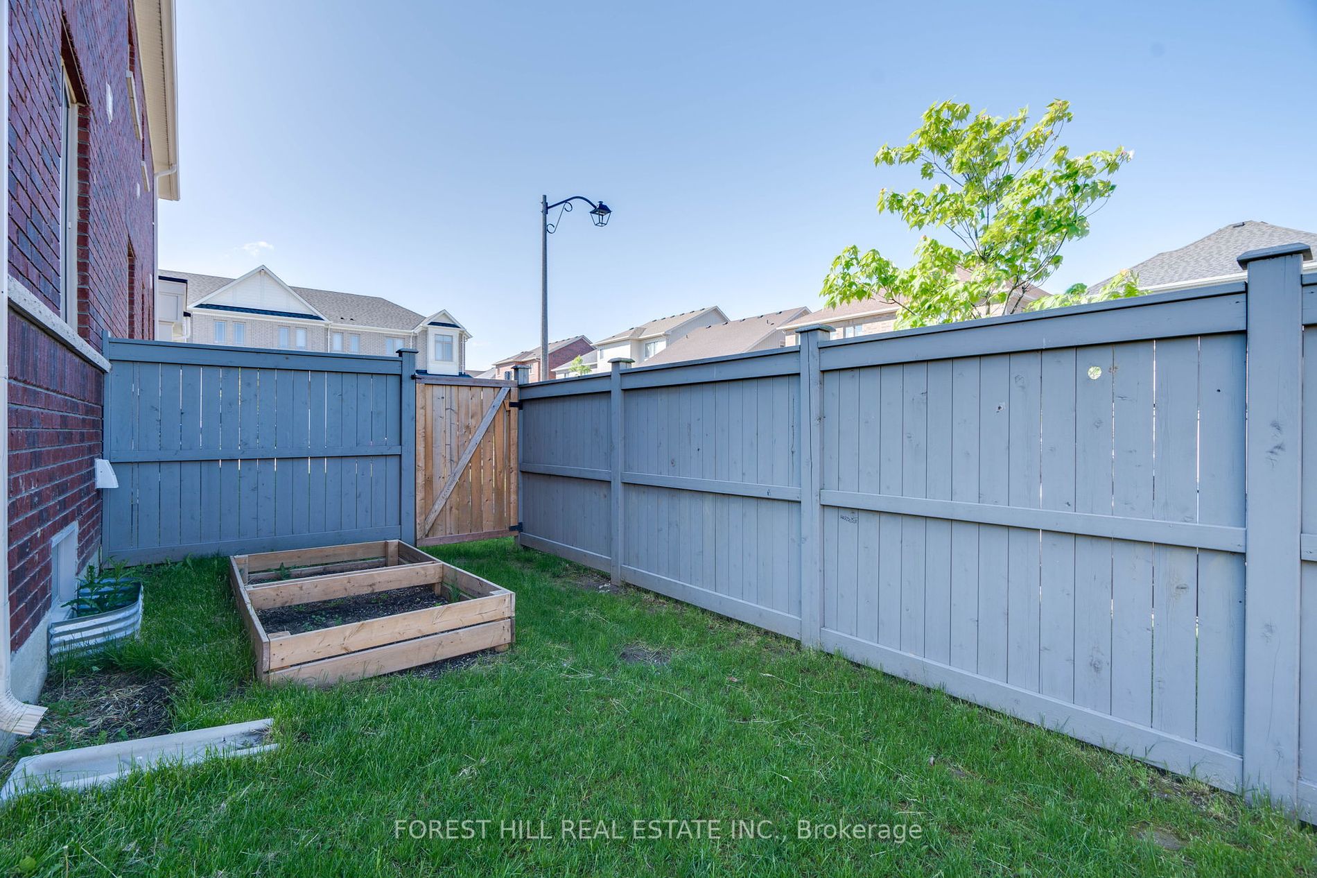 50 Clifford Cres