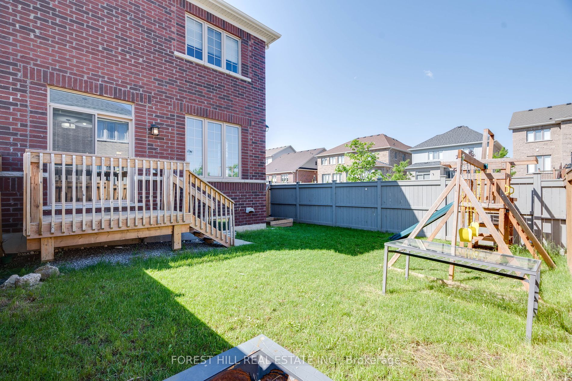 50 Clifford Cres