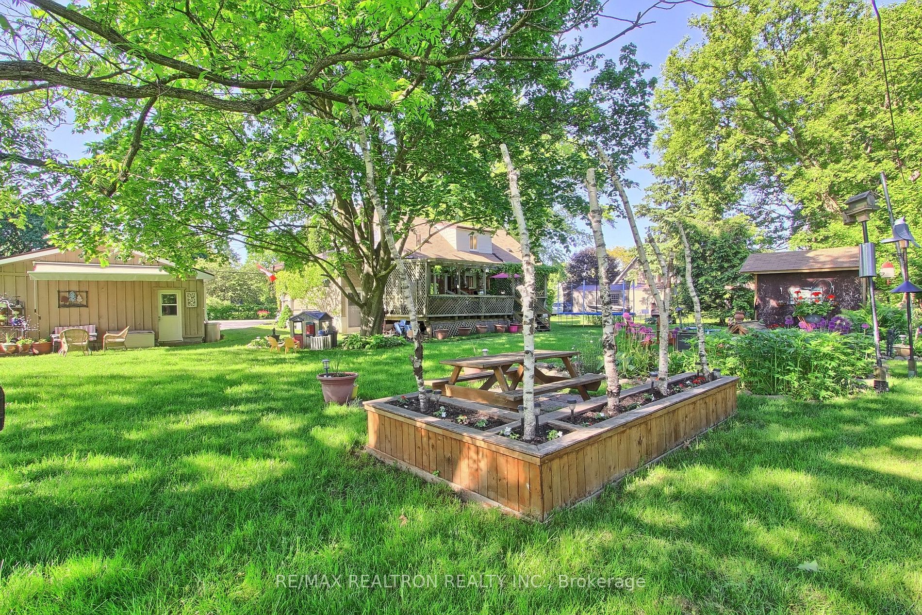 25 Morton Avenue