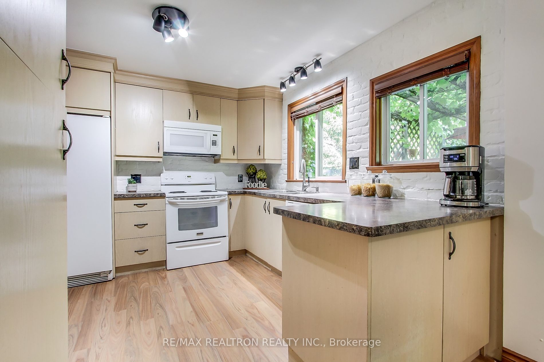 25 Morton Avenue