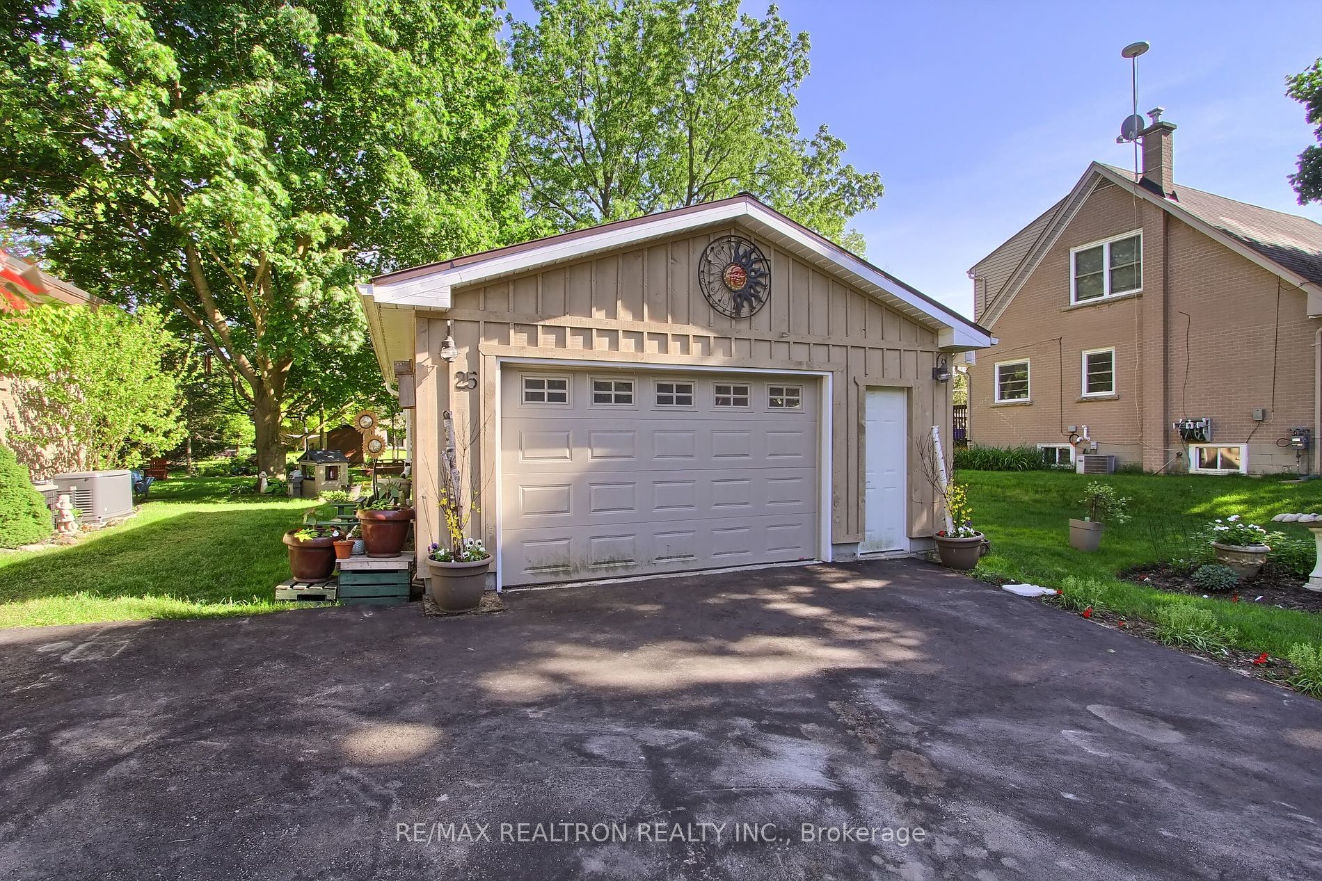 25 Morton Avenue