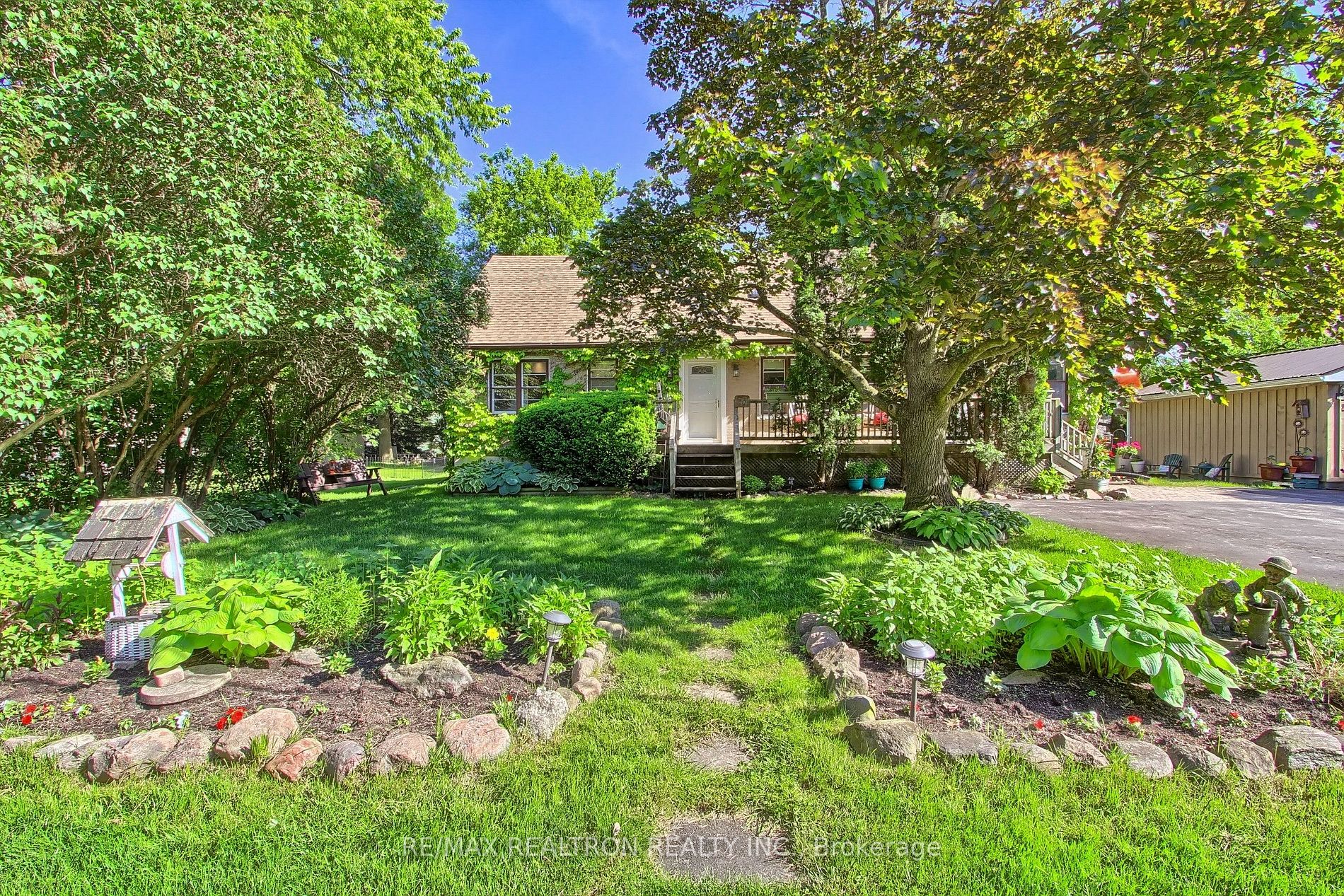 25 Morton Avenue