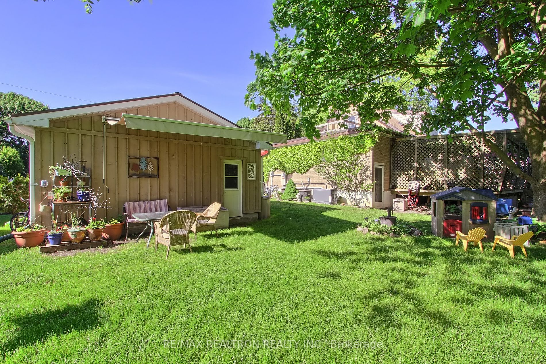 25 Morton Avenue