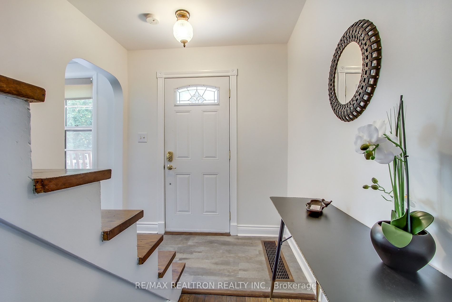 25 Morton Avenue