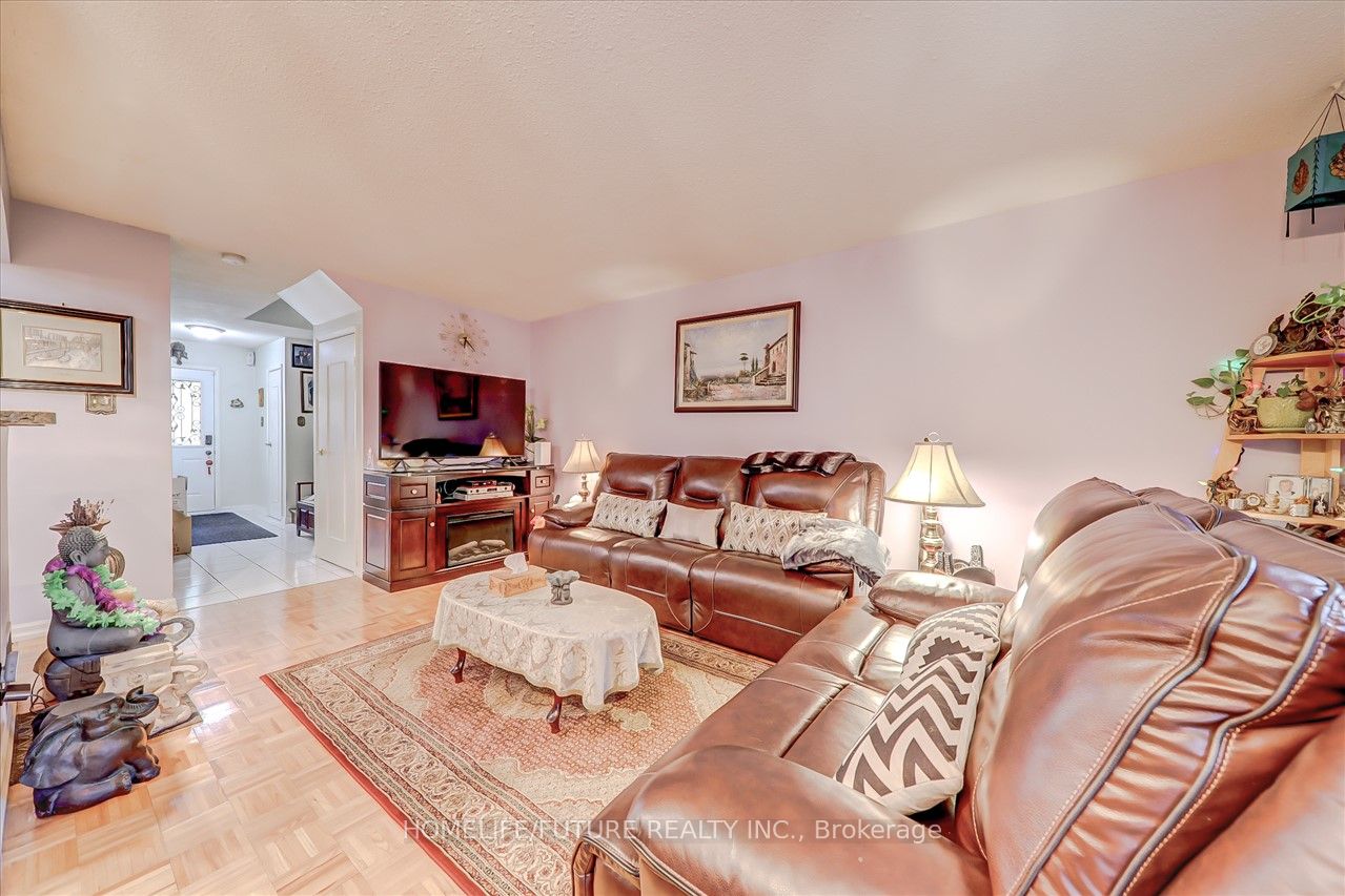 10 Knightsbridge Way #5