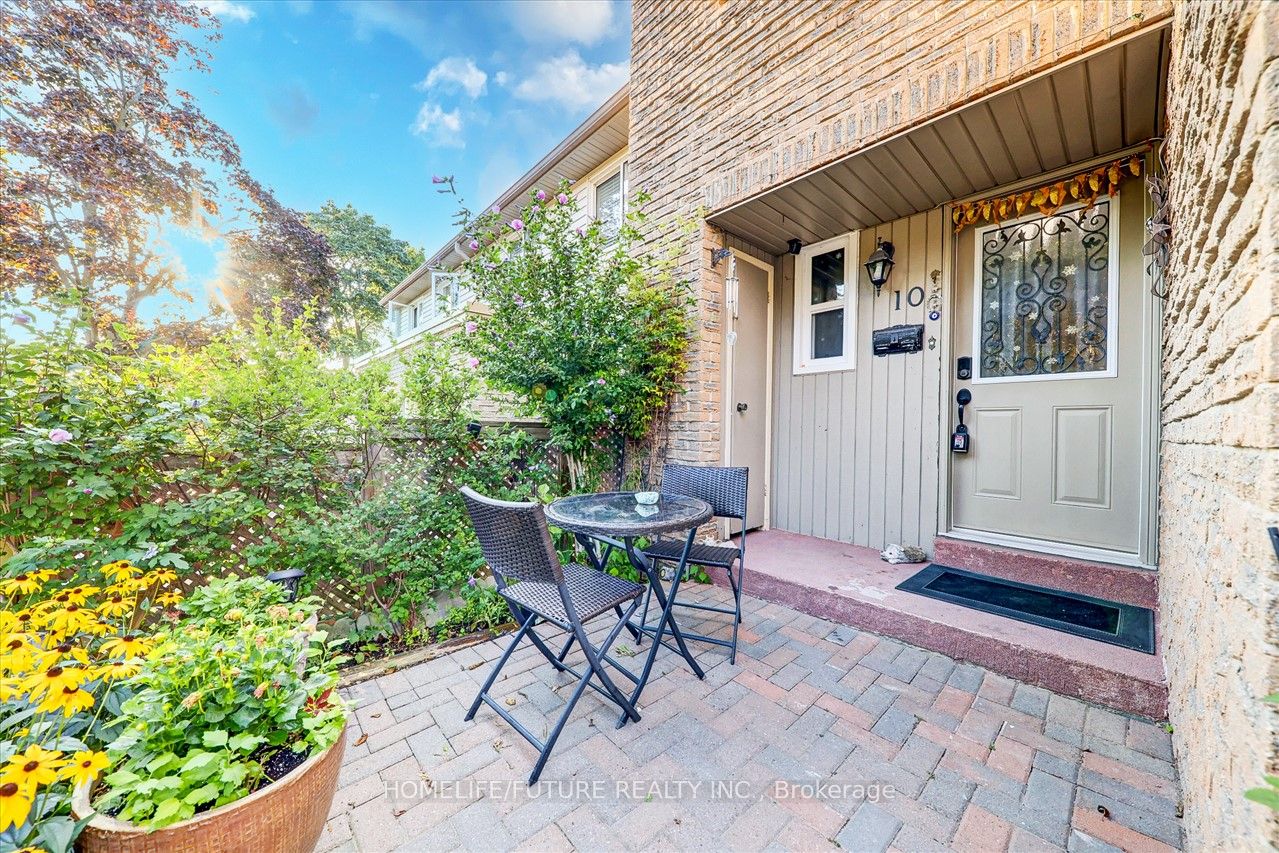 10 Knightsbridge Way #5