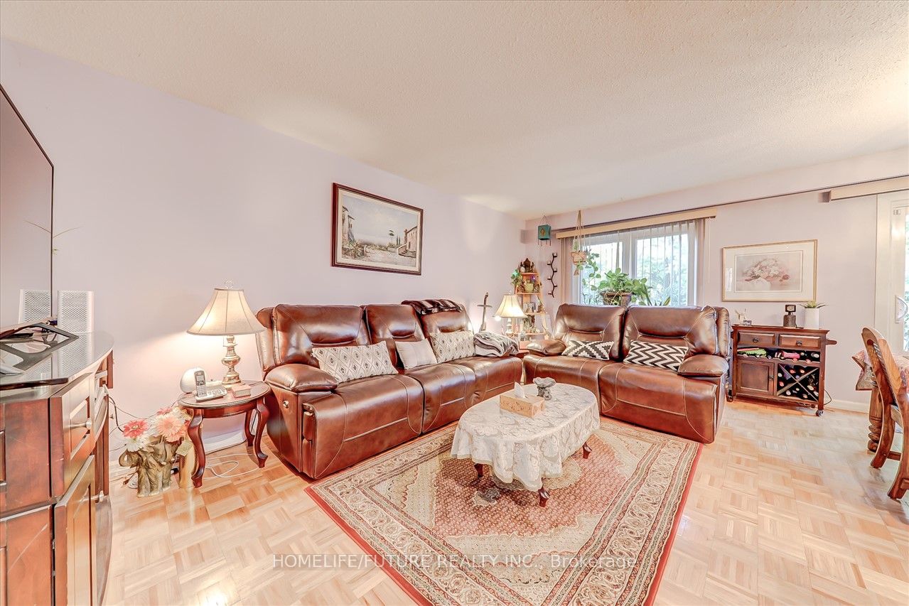 10 Knightsbridge Way #5