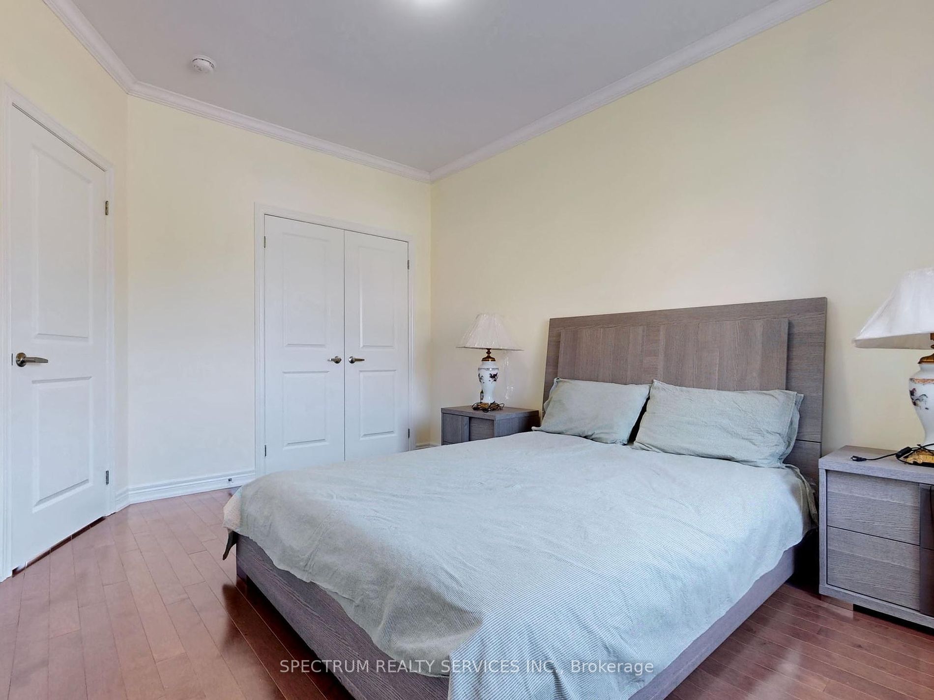 172 Pelee Ave