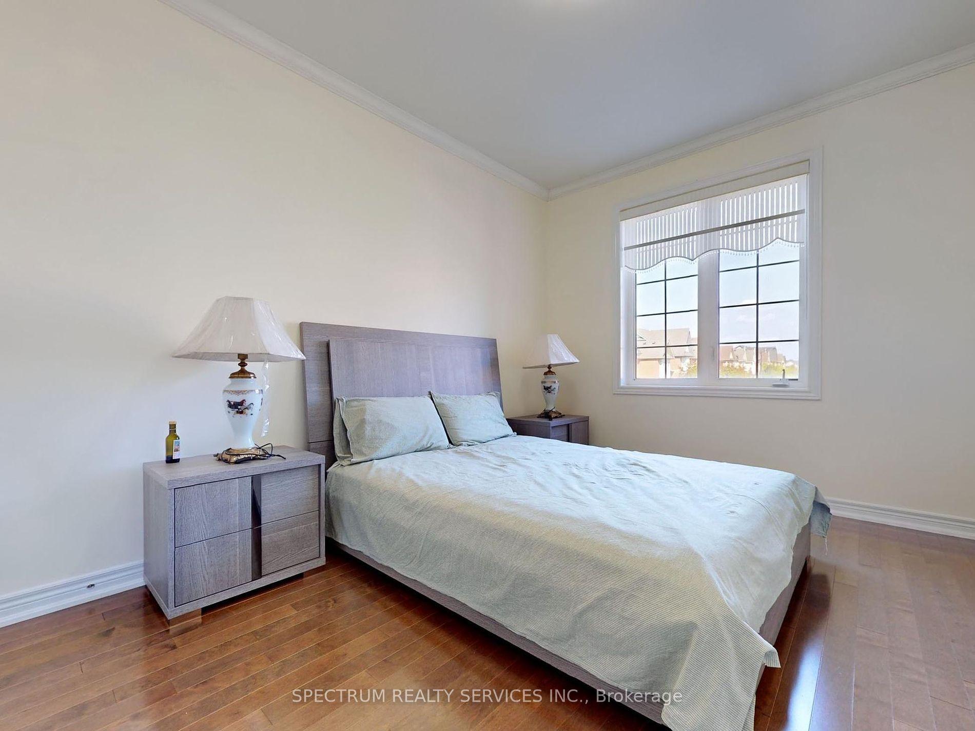 172 Pelee Ave