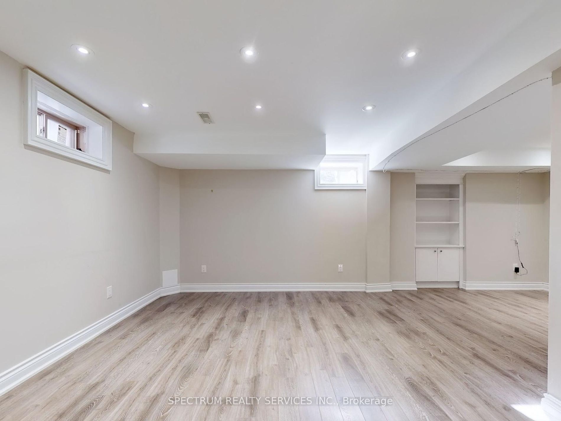 172 Pelee Ave