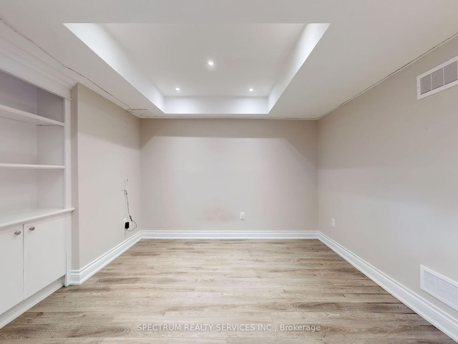 172 Pelee Ave