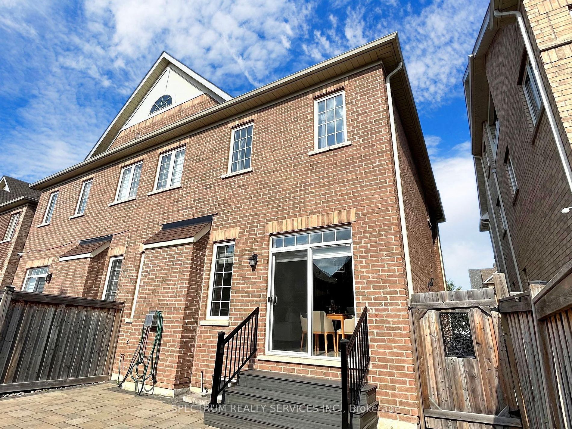 172 Pelee Ave
