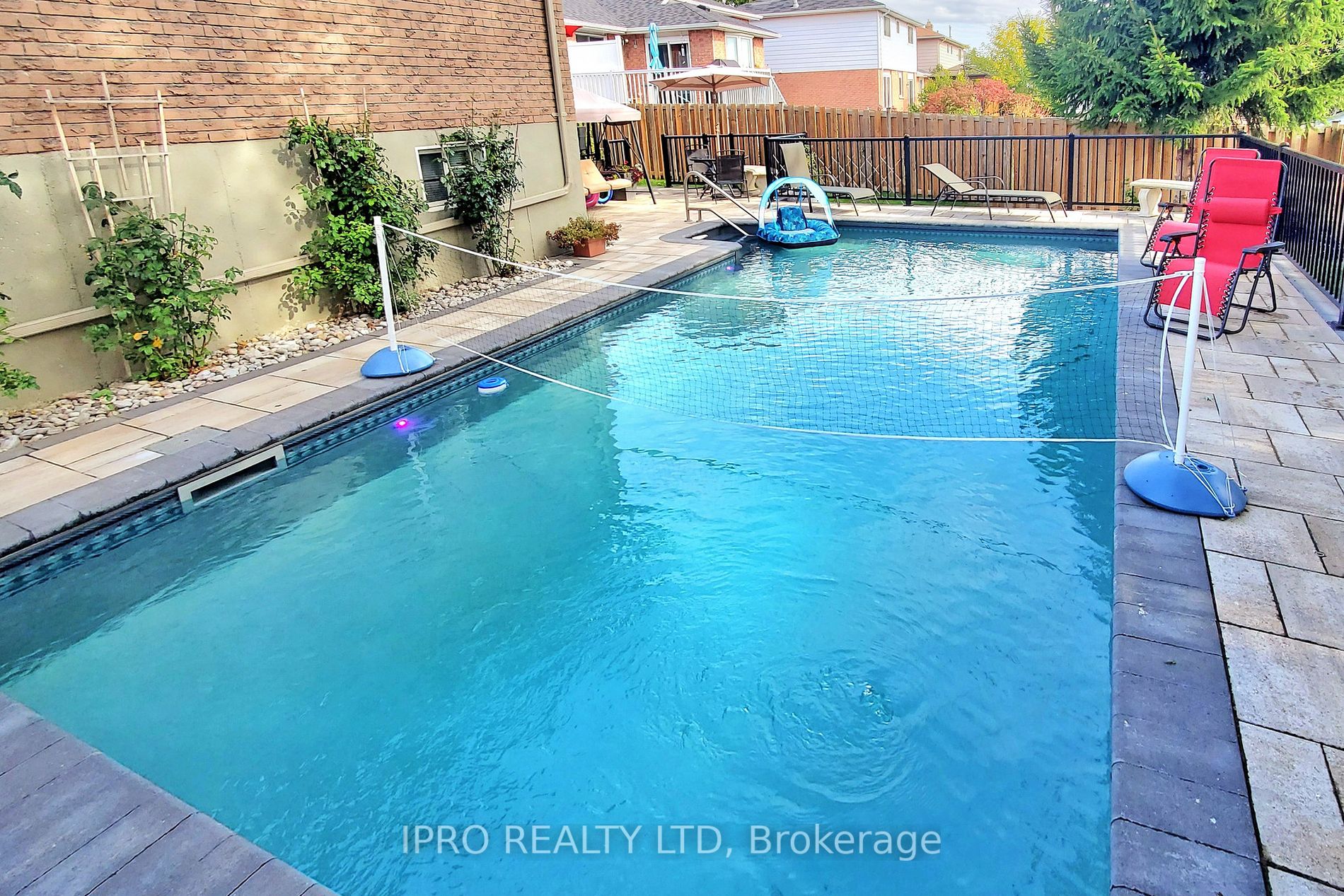 103 Imperial Cres