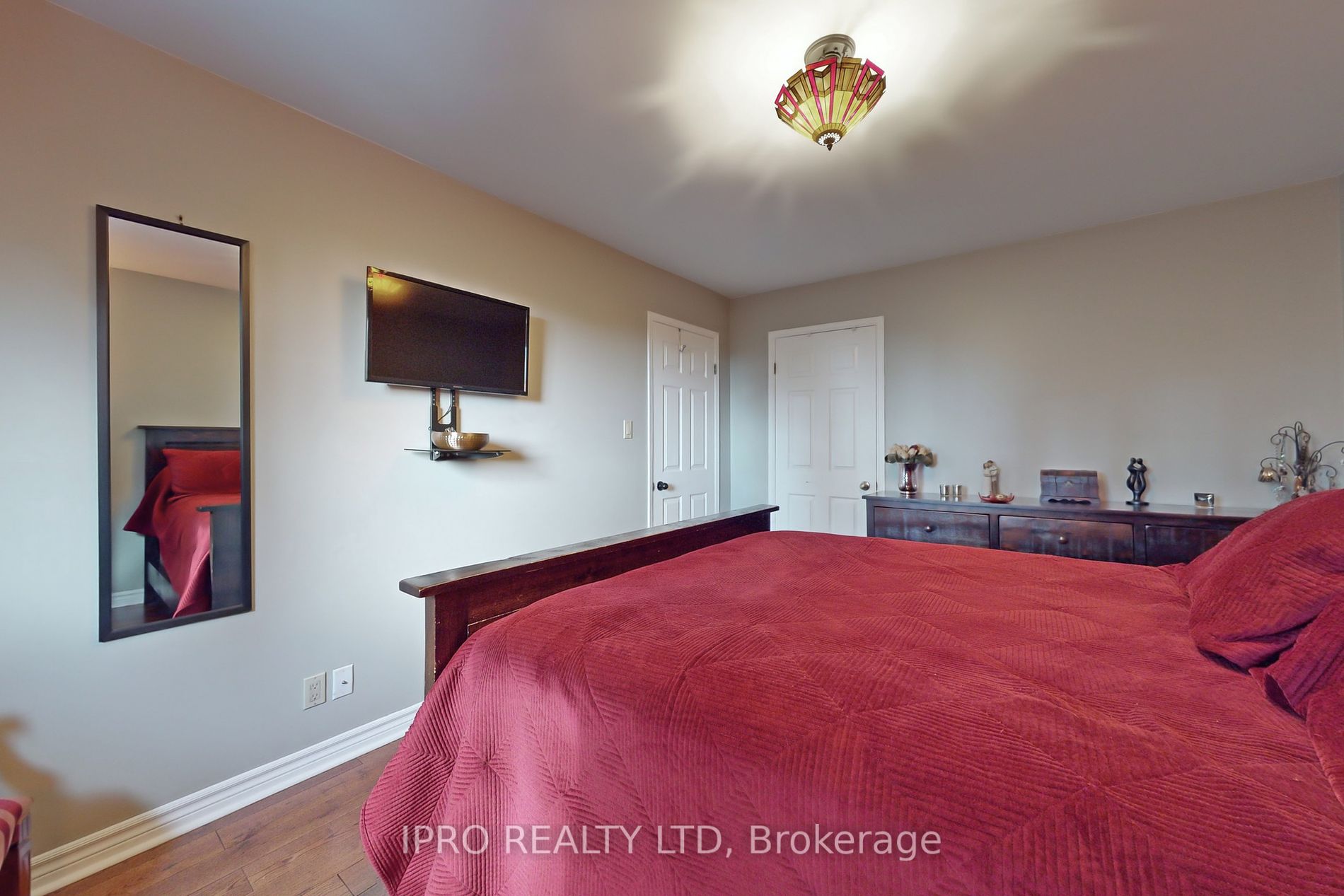 103 Imperial Cres