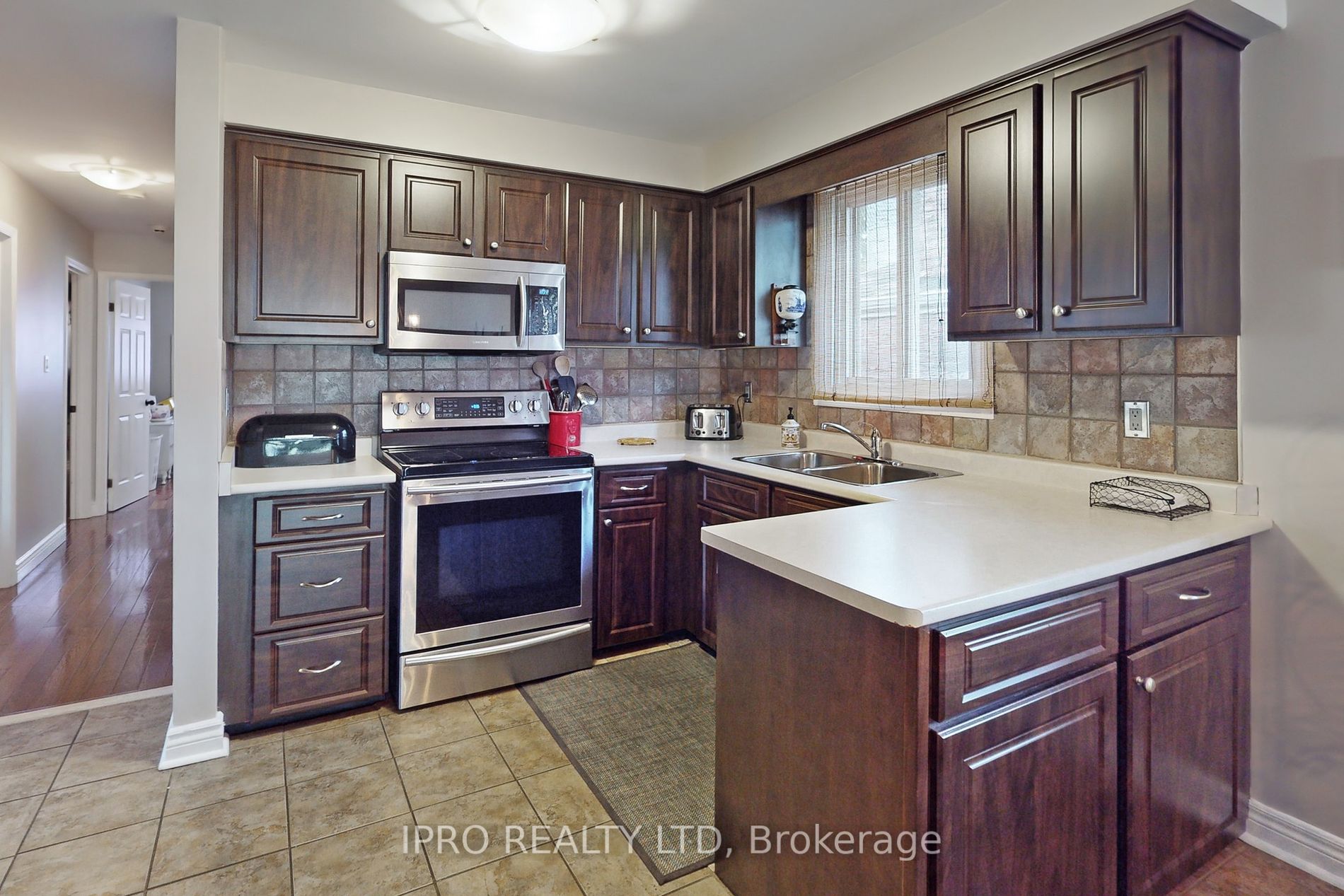 103 Imperial Cres