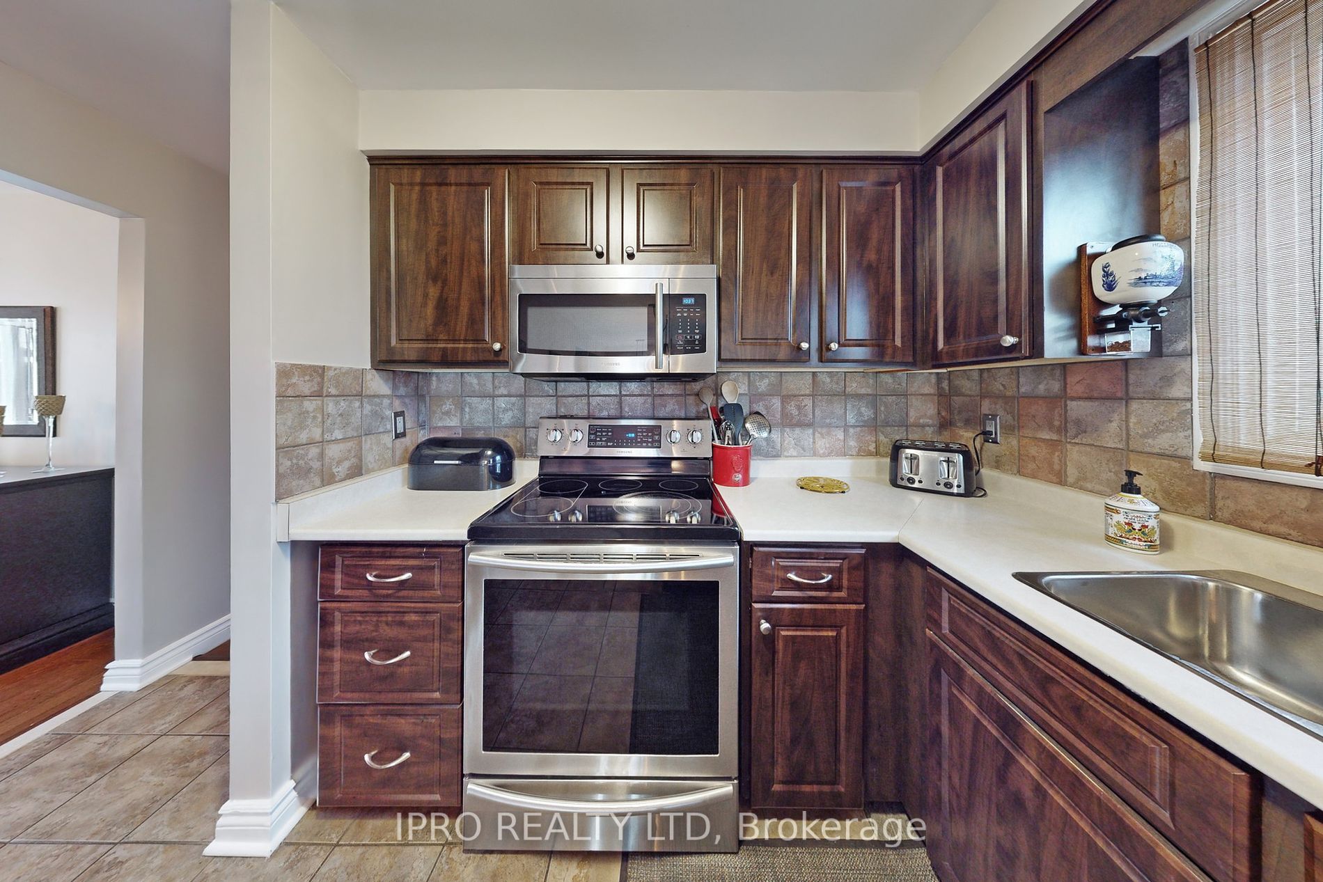 103 Imperial Cres