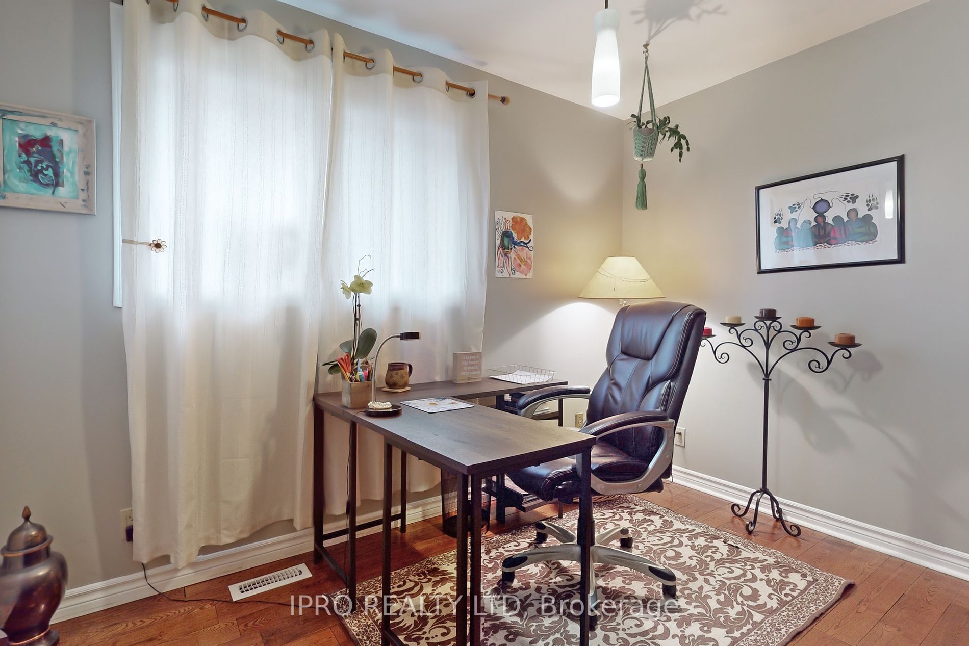 103 Imperial Cres
