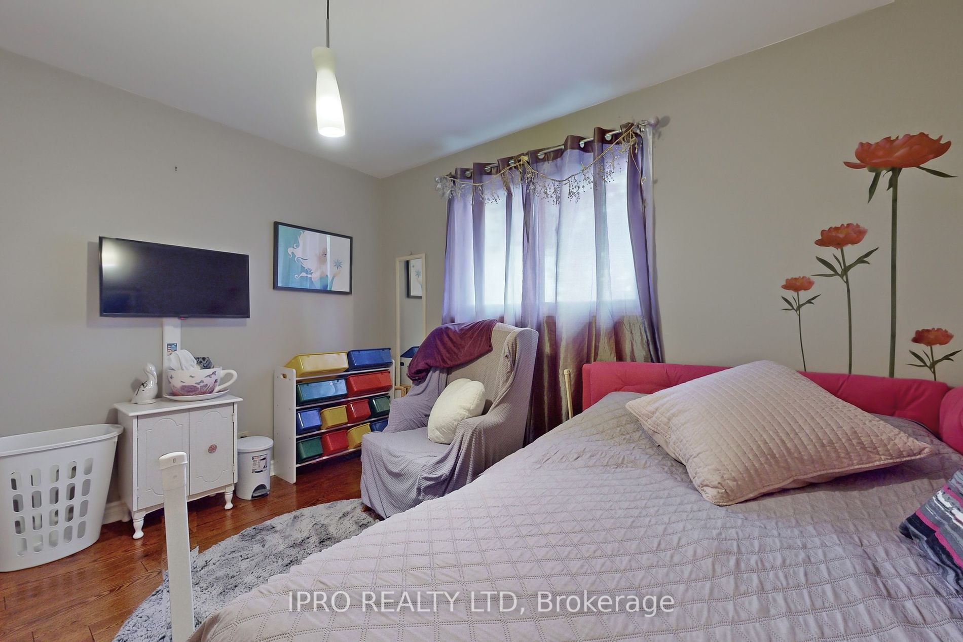103 Imperial Cres