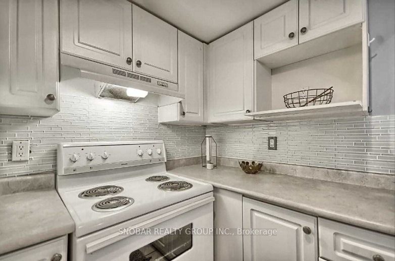 160 Wellington Street E #304