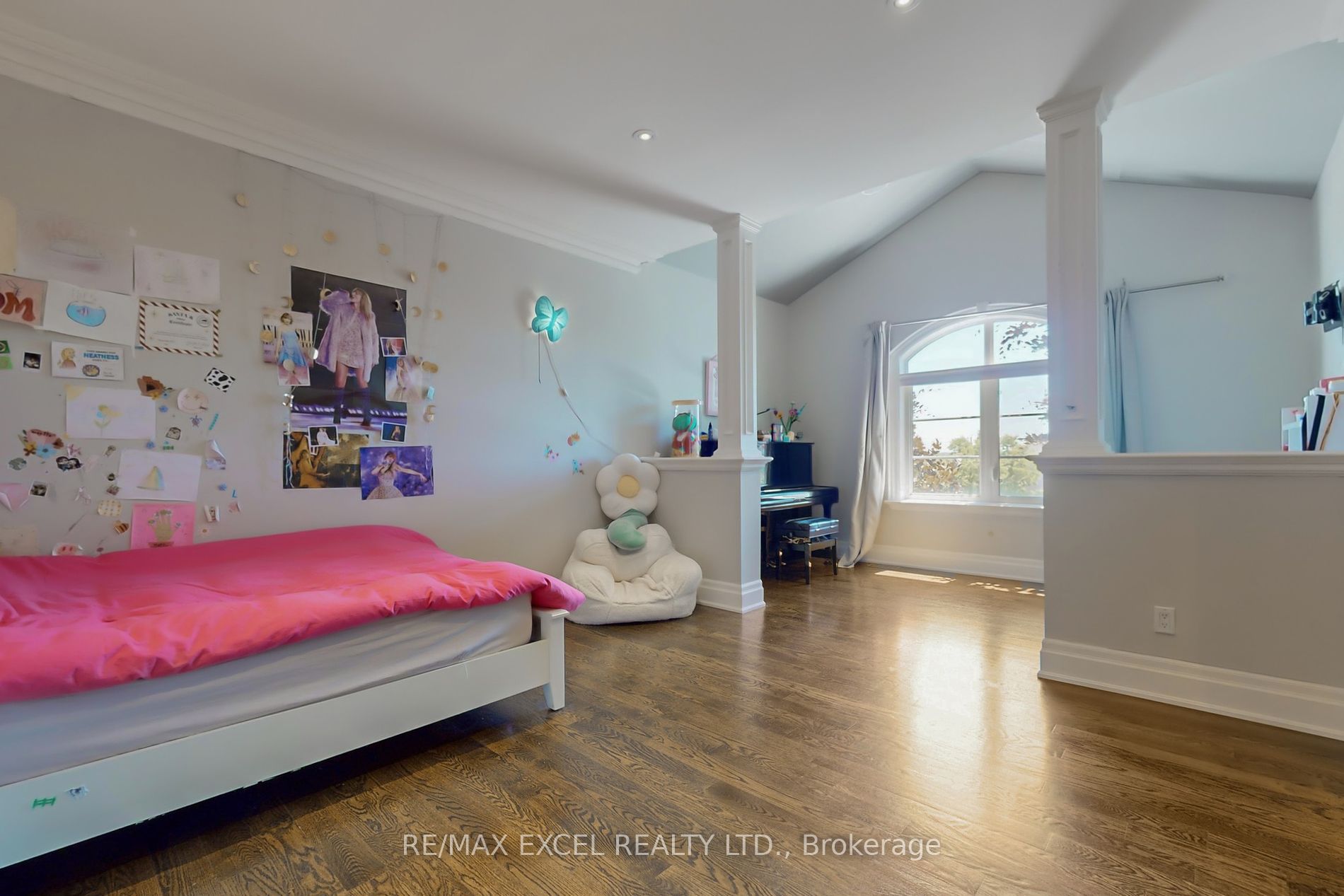 2 Beau Court