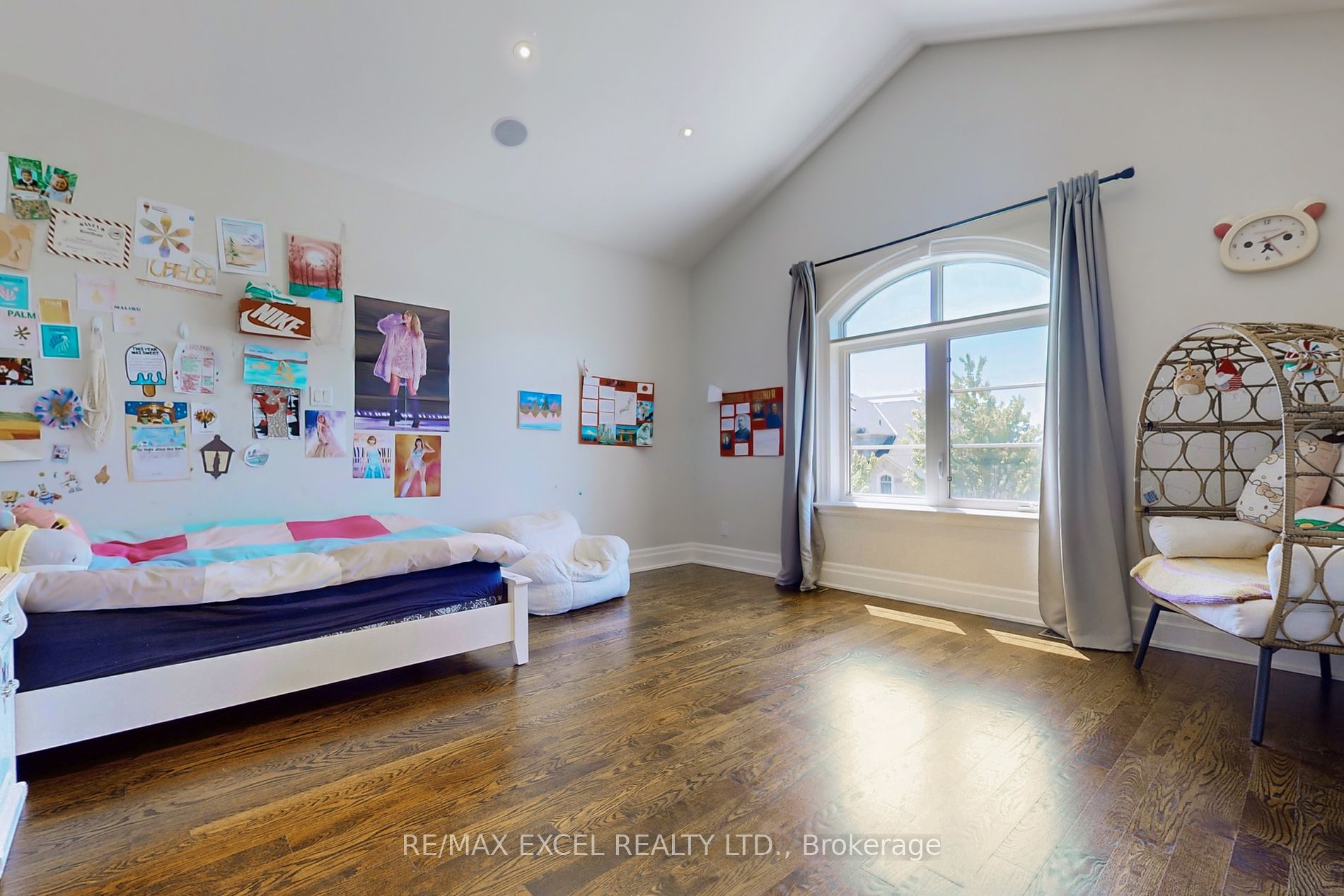 2 Beau Court