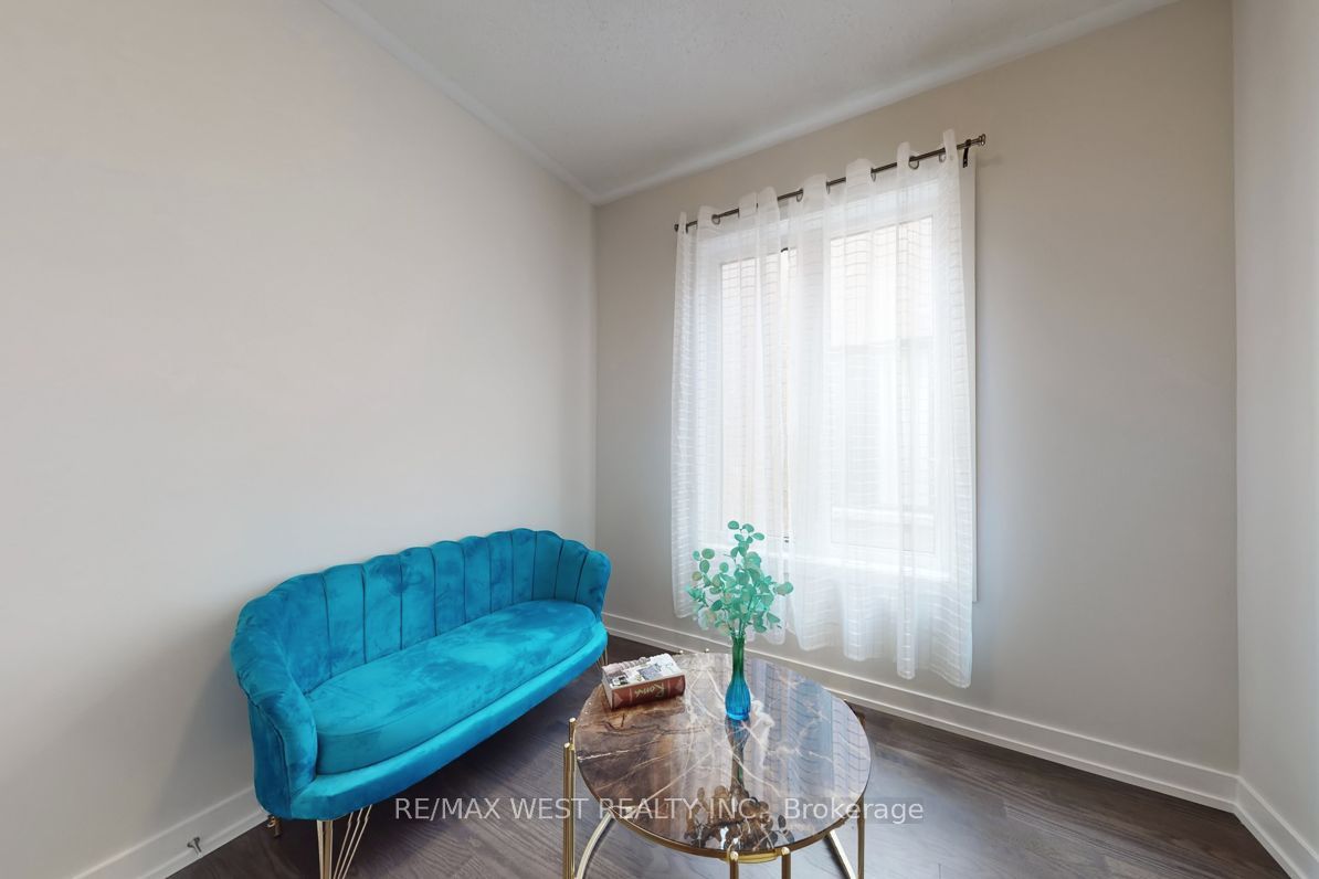 46 Troon Avenue