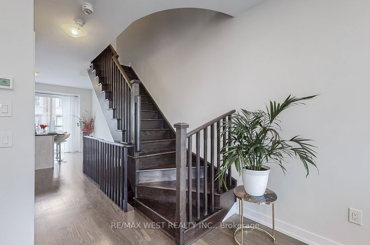 46 Troon Avenue