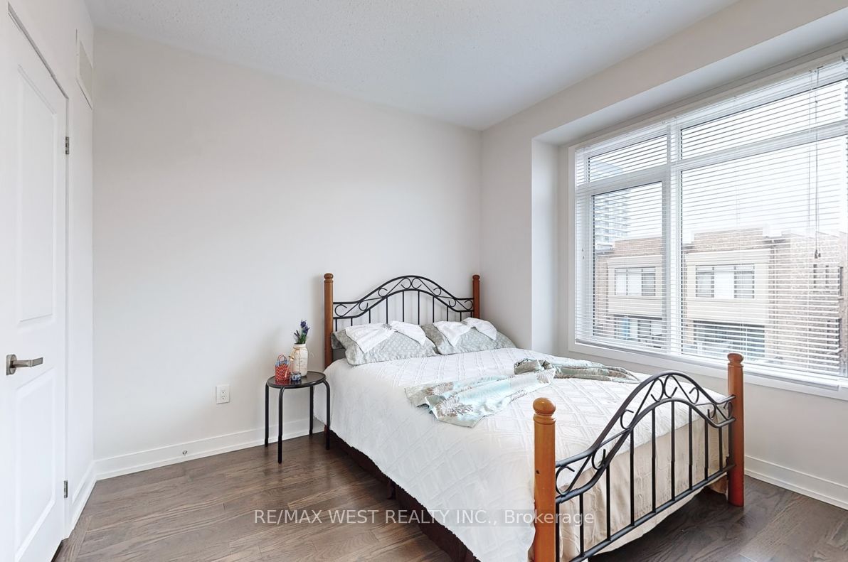 46 Troon Avenue