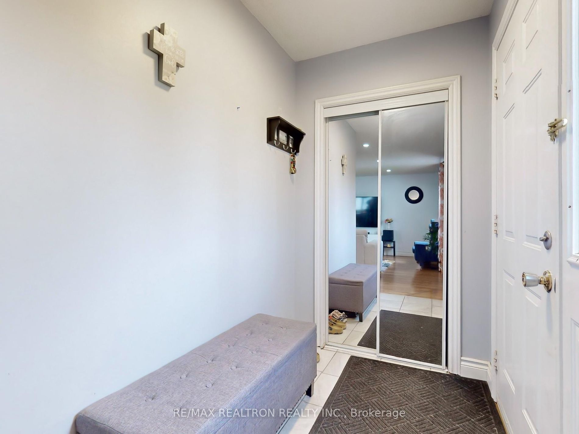 282B Brock Street W