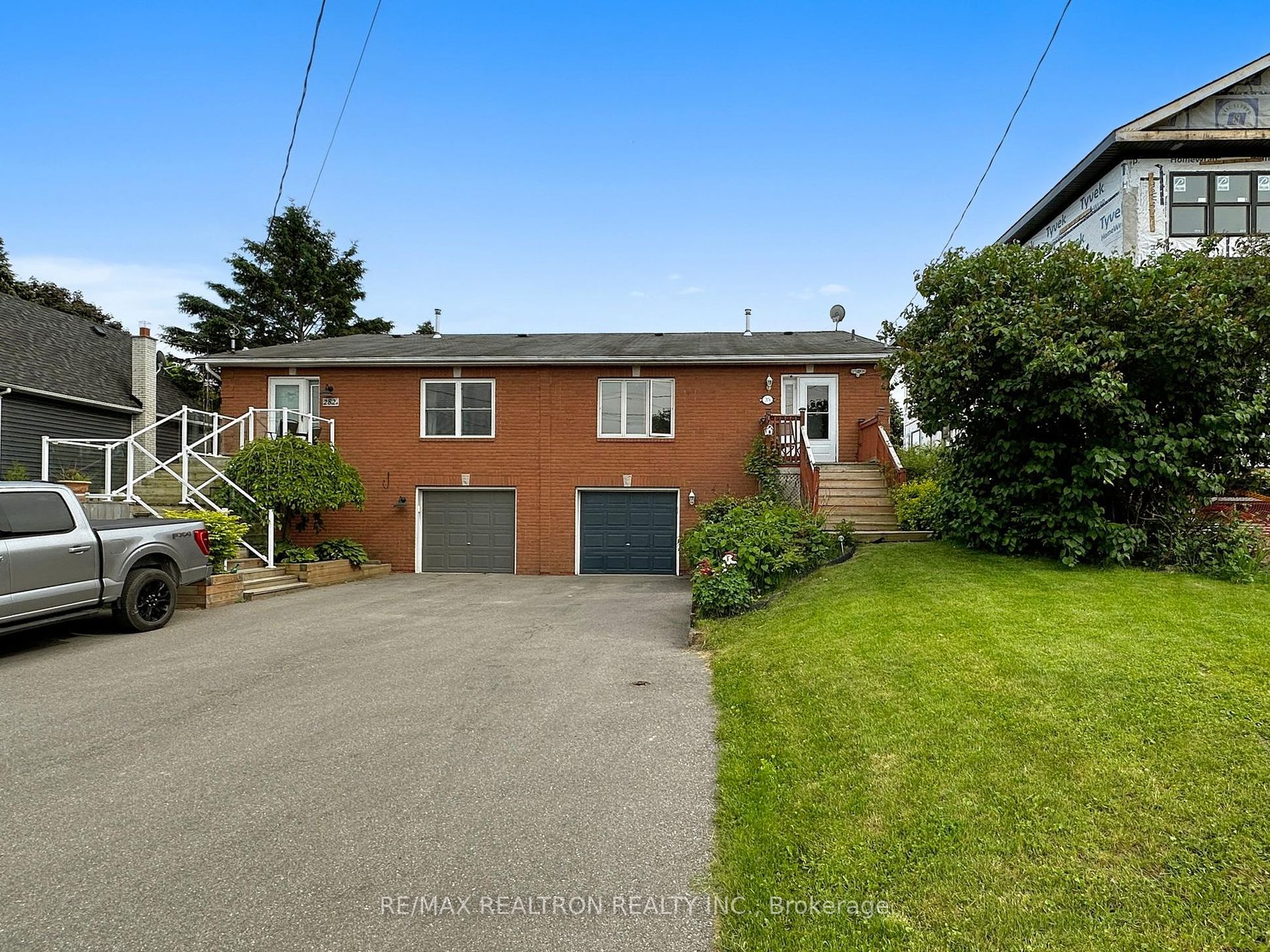 282B Brock Street W