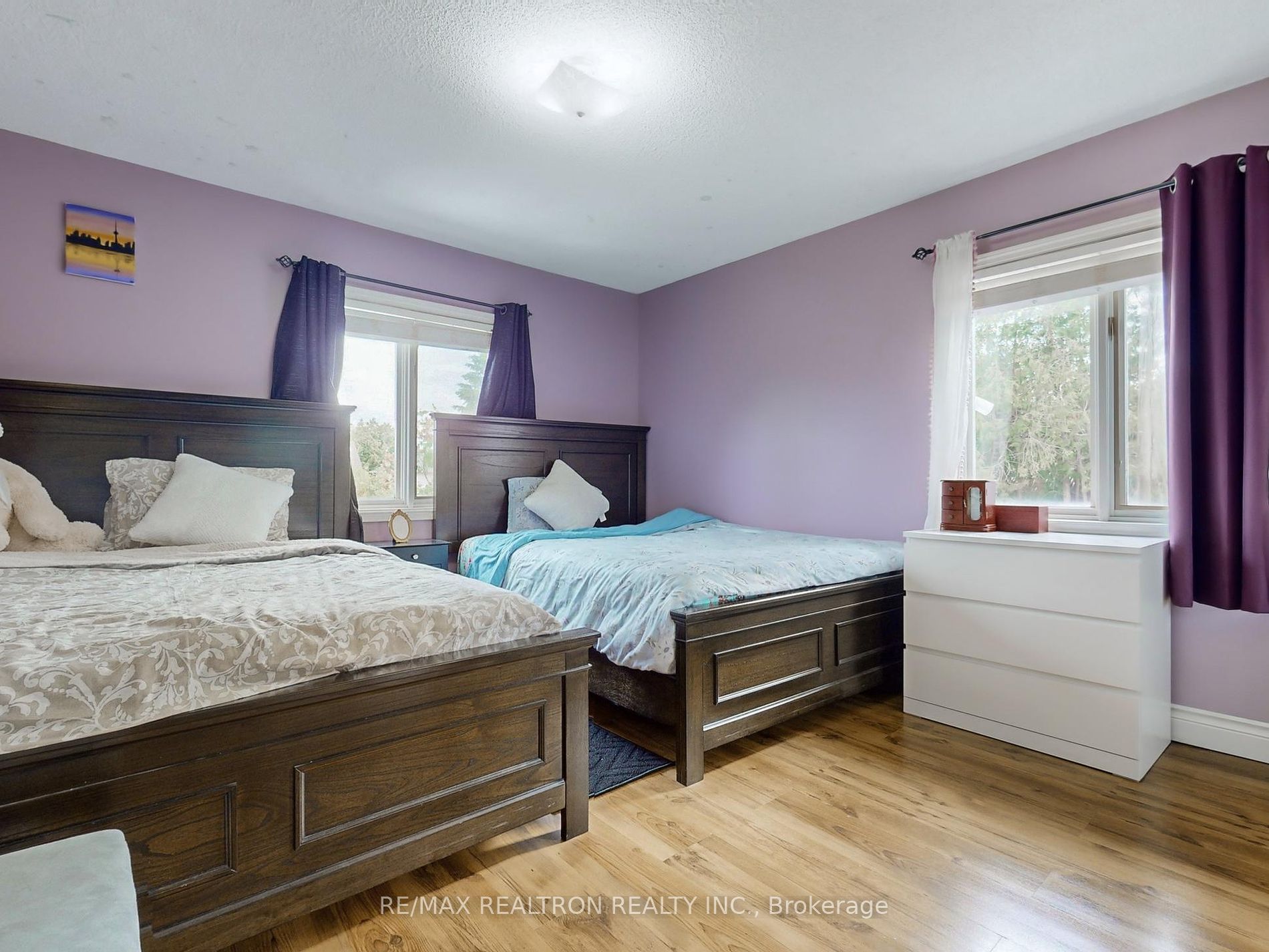 282B Brock Street W