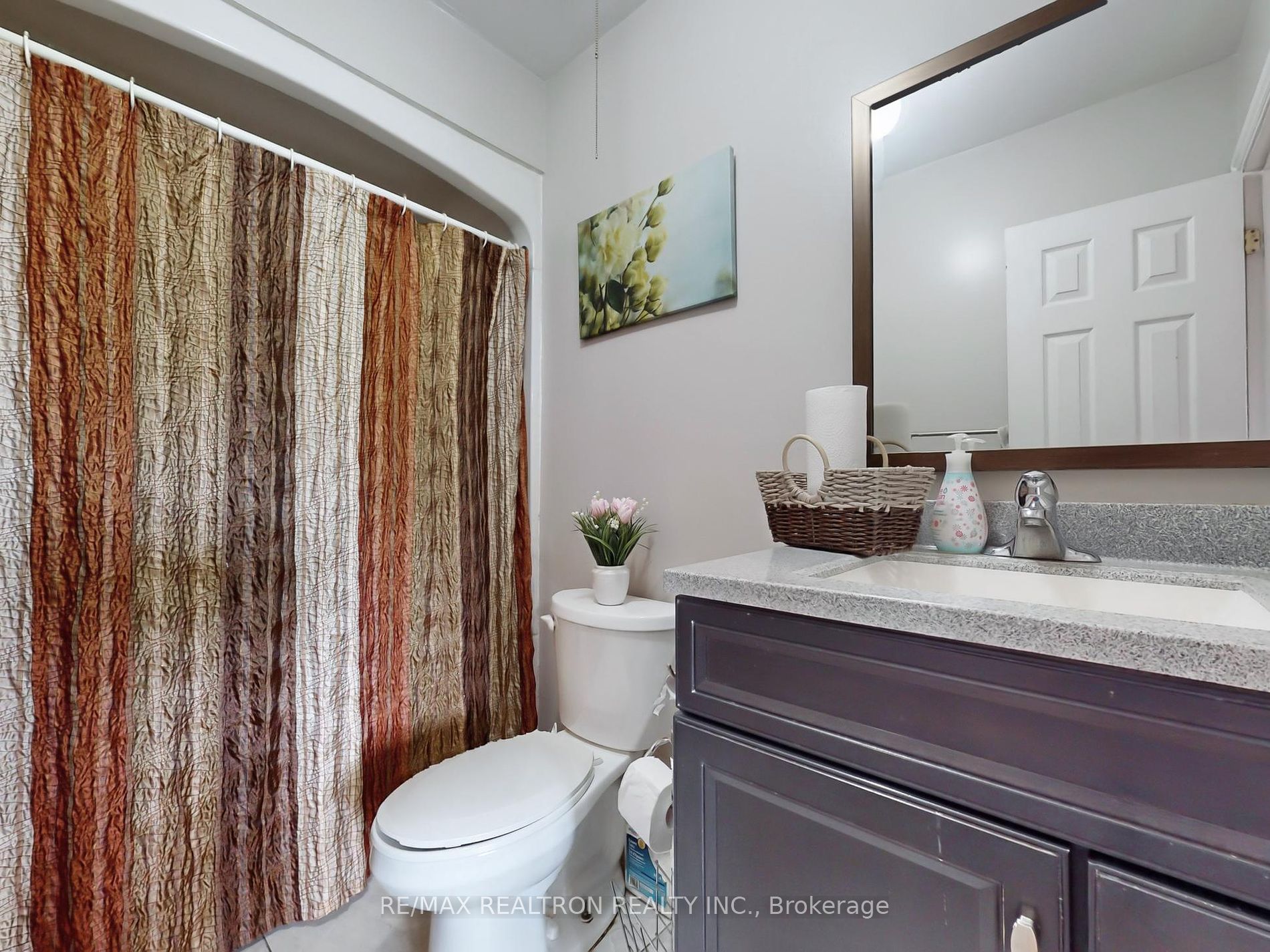 282B Brock Street W