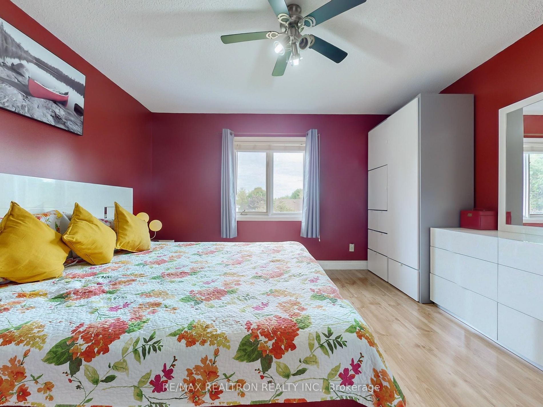 282B Brock Street W