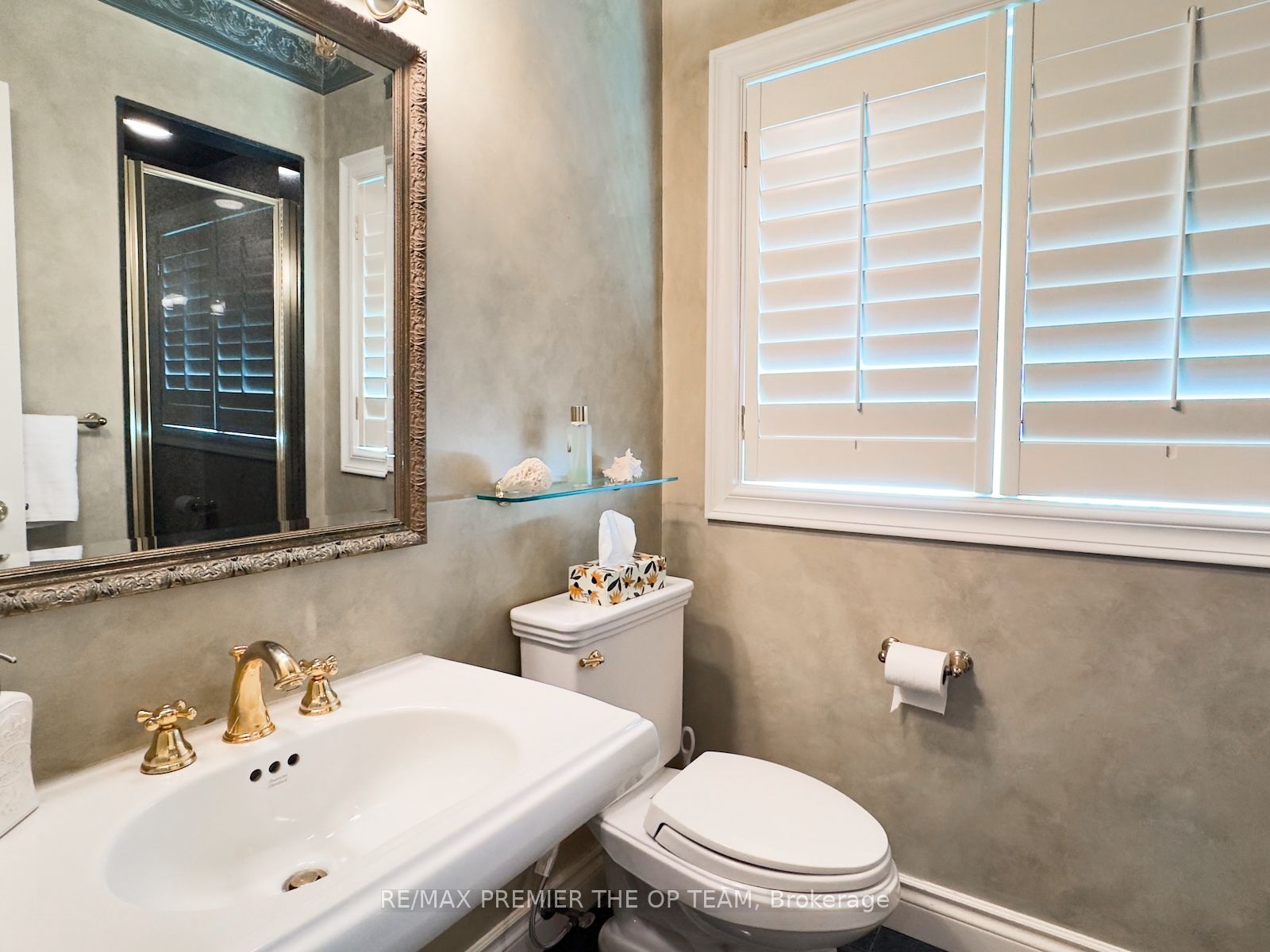 83 LONGVIEW Cres