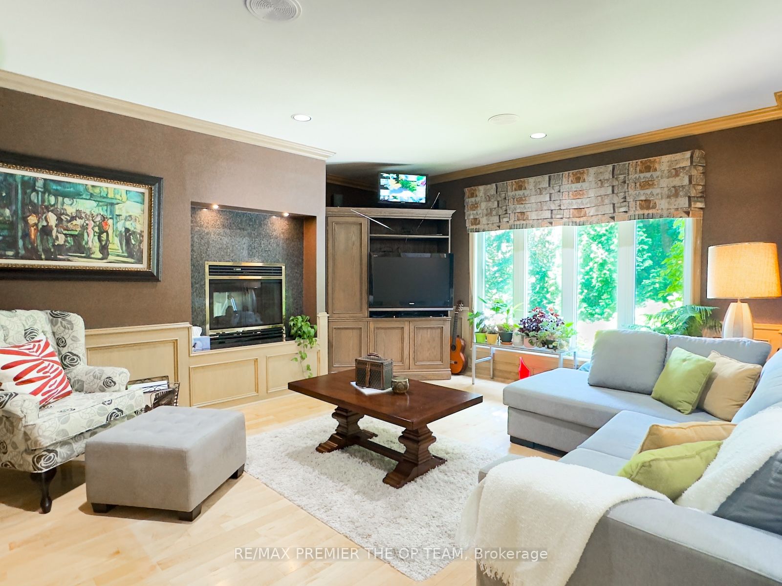 83 LONGVIEW Cres
