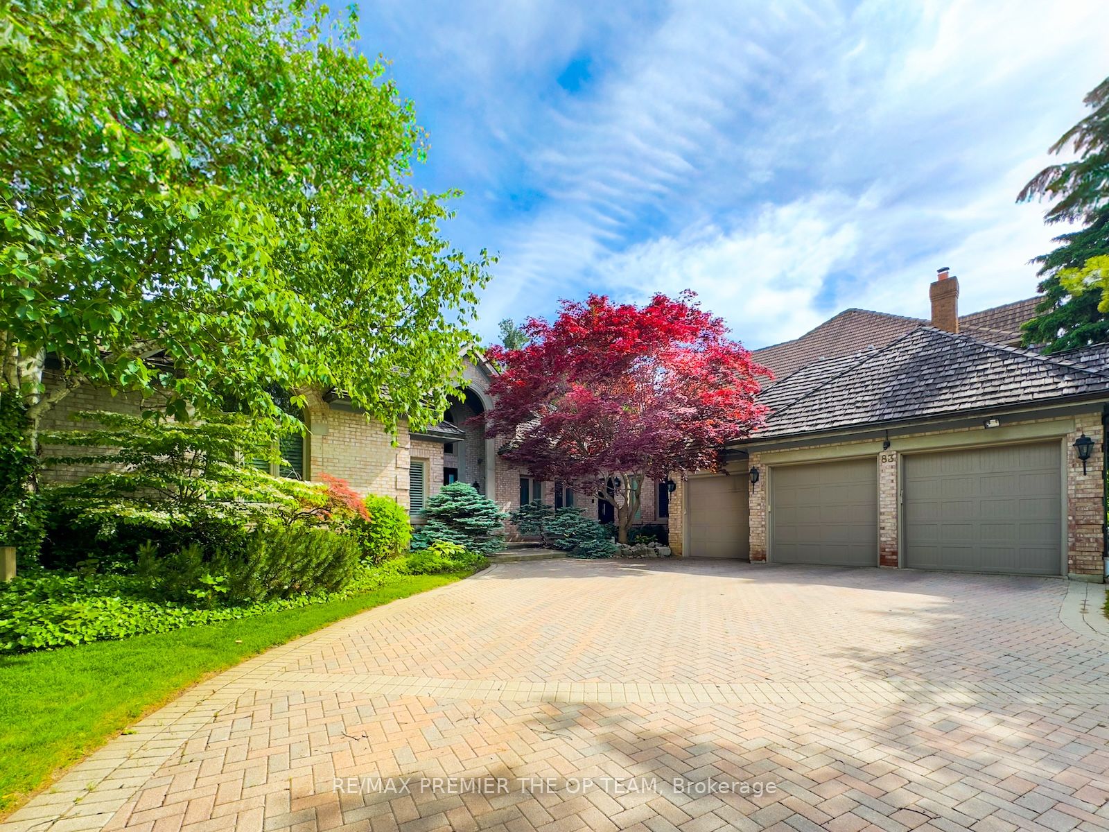 83 LONGVIEW Cres