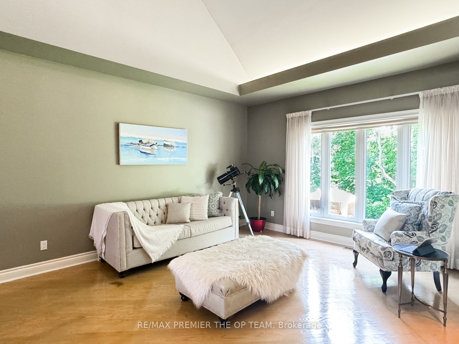 83 LONGVIEW Cres