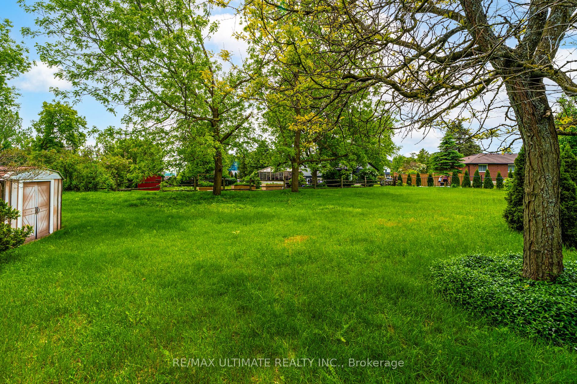5193 Aurora Road