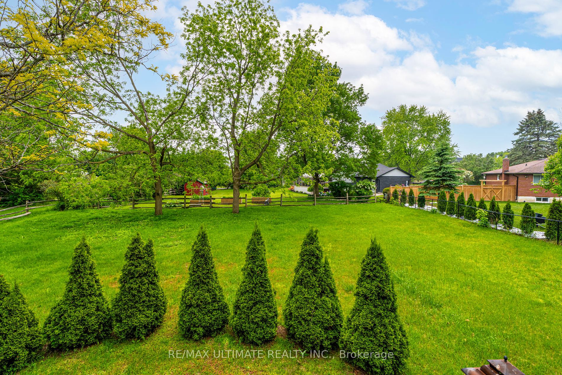 5193 Aurora Road